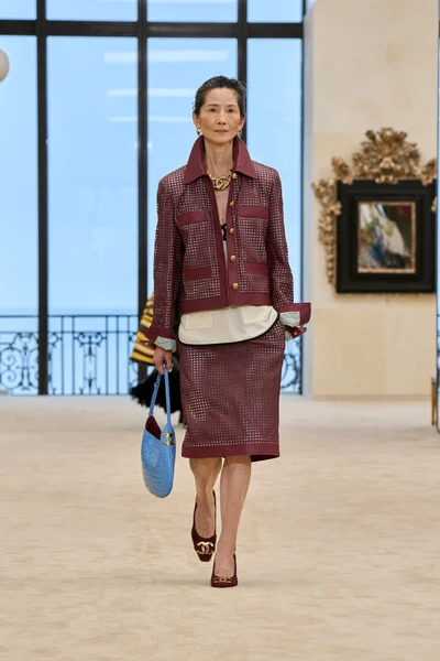 Look 50